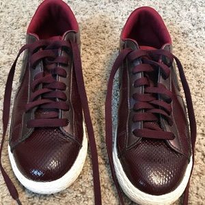 Nike women’s sneakers